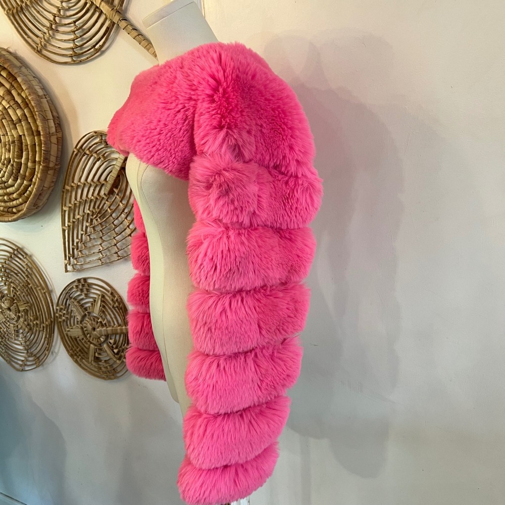 Akira WoWo Pink Faux Fur Shrug Bolero Barbiecore Festival Glam Statement Piece - Picture 4 of 6